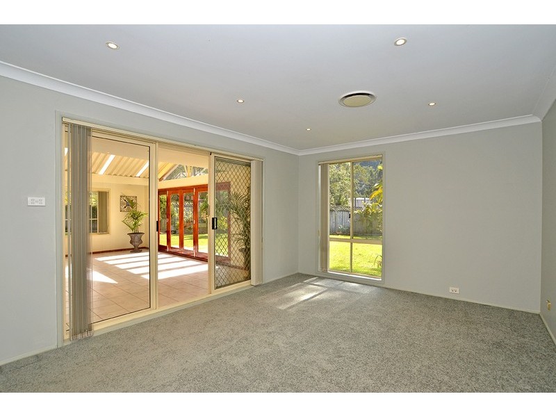 52 Singleton Road, Point Clare NSW 2250