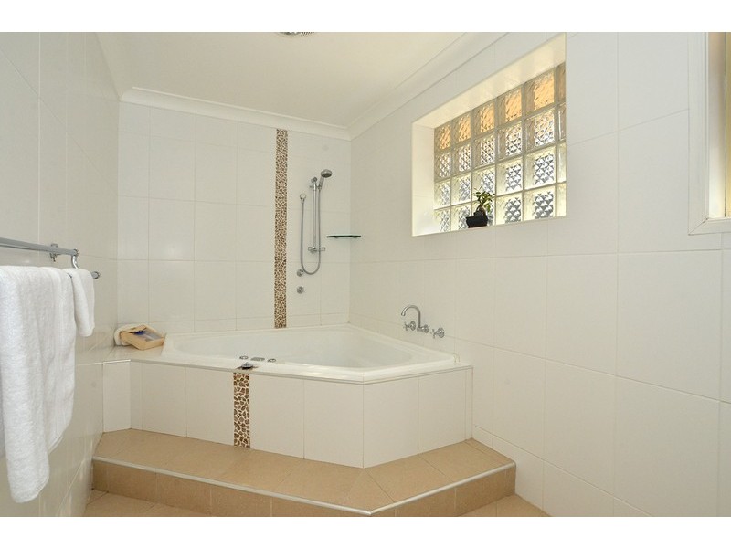 52 Singleton  Road, Point Clare NSW 2250