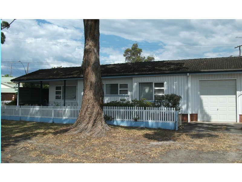 2 Moana Street, Woy Woy NSW 2256