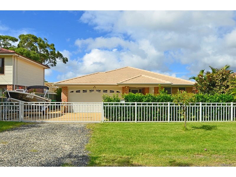 18 Lagoon  Street, Ettalong Beach NSW 2257