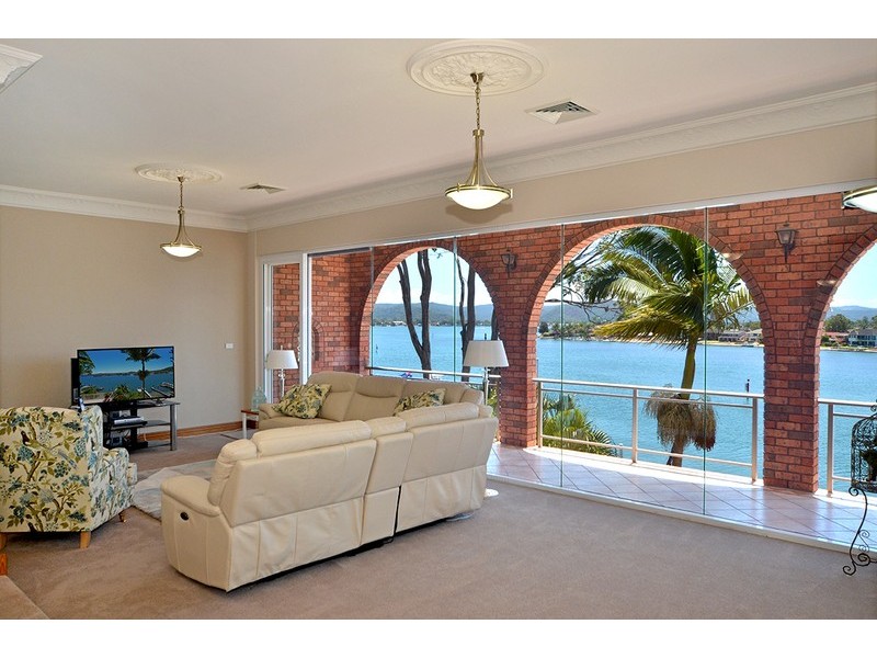 38 Daley Avenue, Daleys Point NSW 2257