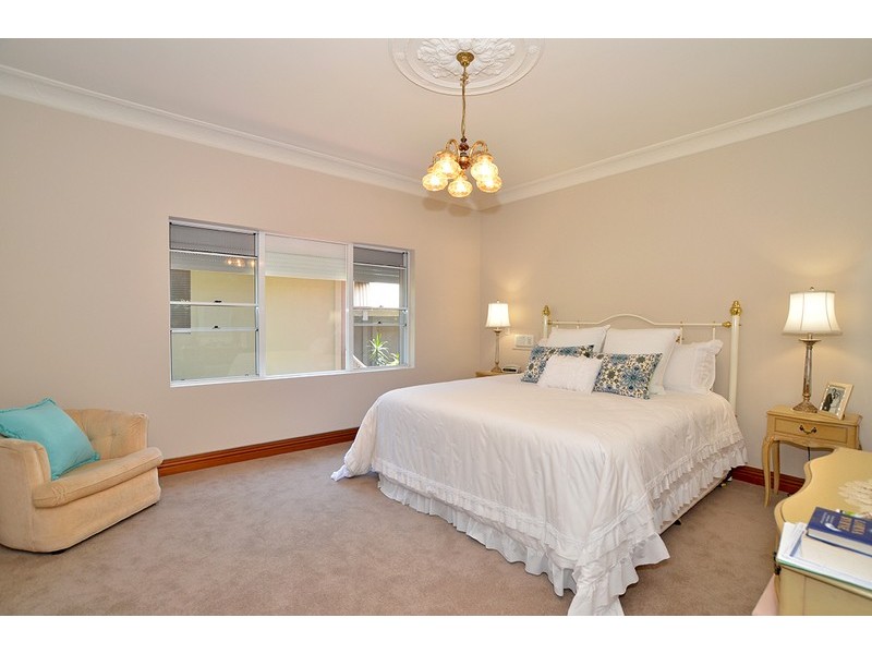 38 Daley Avenue, Daleys Point NSW 2257