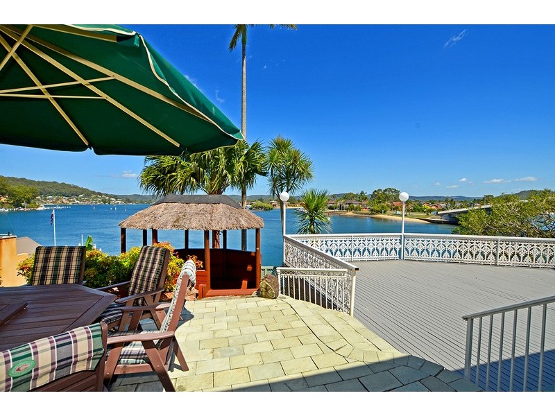 8a Daley Avenue, Daleys Point NSW 2257