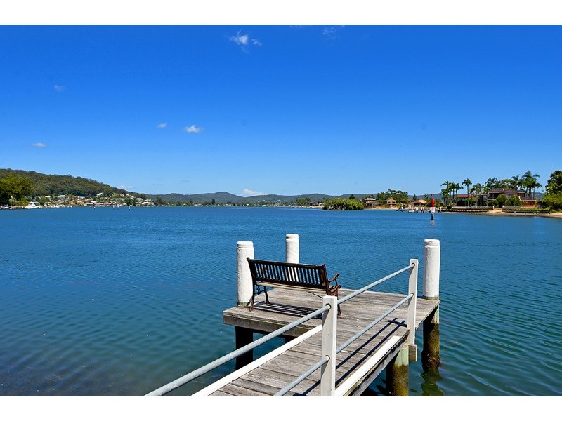 8a Daley Avenue, Daleys Point NSW 2257