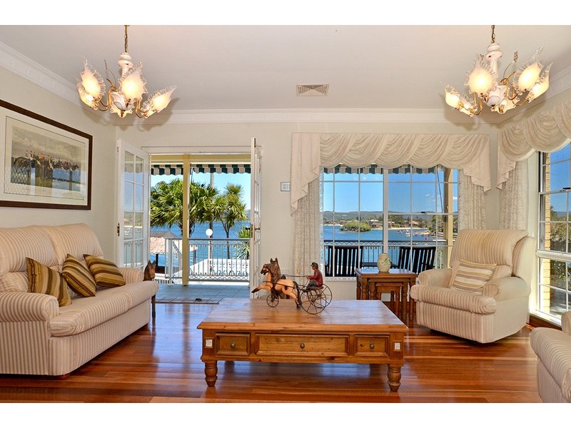 8a Daley Avenue, Daleys Point NSW 2257