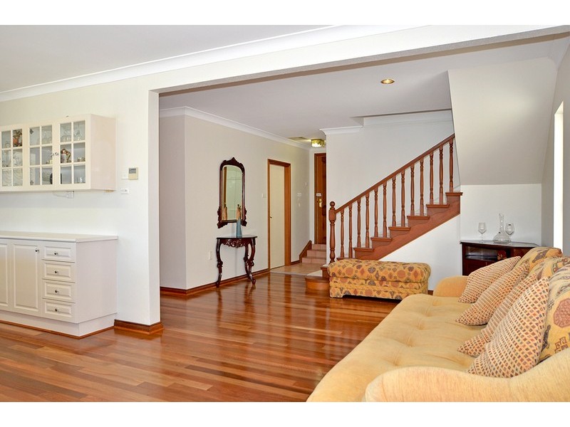 8a Daley Avenue, Daleys Point NSW 2257