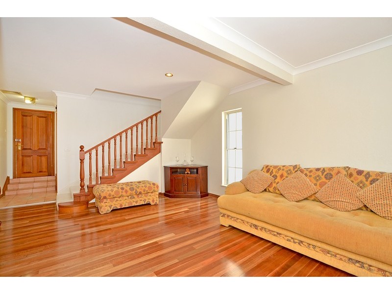 8a Daley Avenue, Daleys Point NSW 2257
