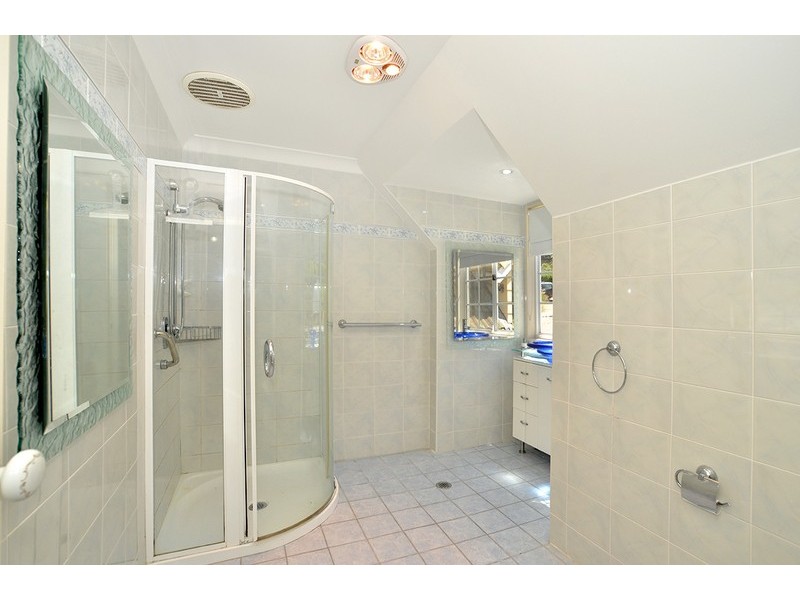 8a Daley Avenue, Daleys Point NSW 2257