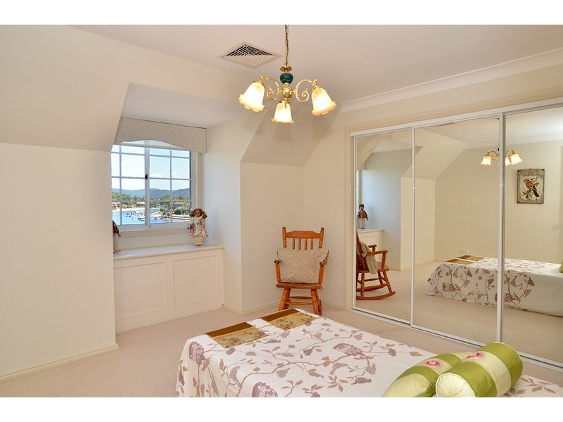 8a Daley Avenue, Daleys Point NSW 2257