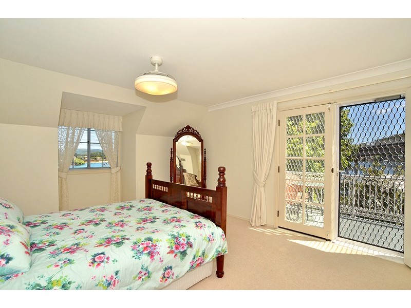 8a Daley Avenue, Daleys Point NSW 2257