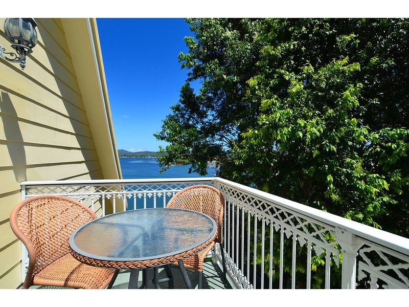 8a Daley Avenue, Daleys Point NSW 2257