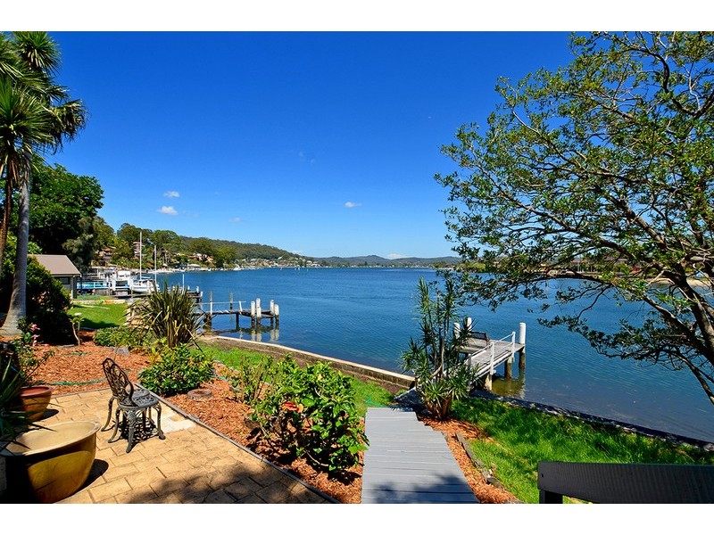 8a Daley Avenue, Daleys Point NSW 2257