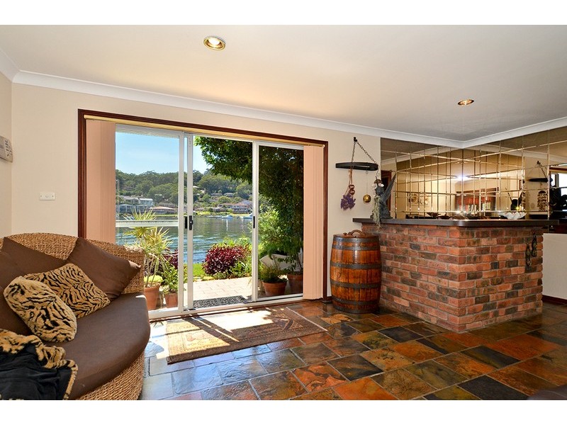 18 Long Arm Parade, St Huberts Island NSW 2257