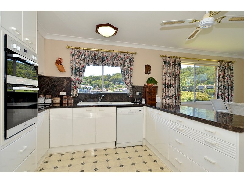 18 Long Arm Parade, St Huberts Island NSW 2257