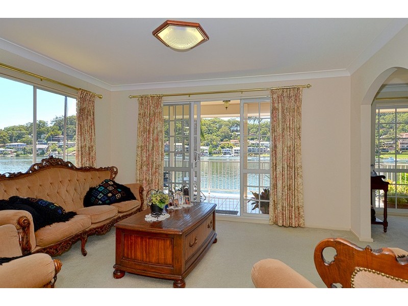 18 Long Arm Parade, St Huberts Island NSW 2257