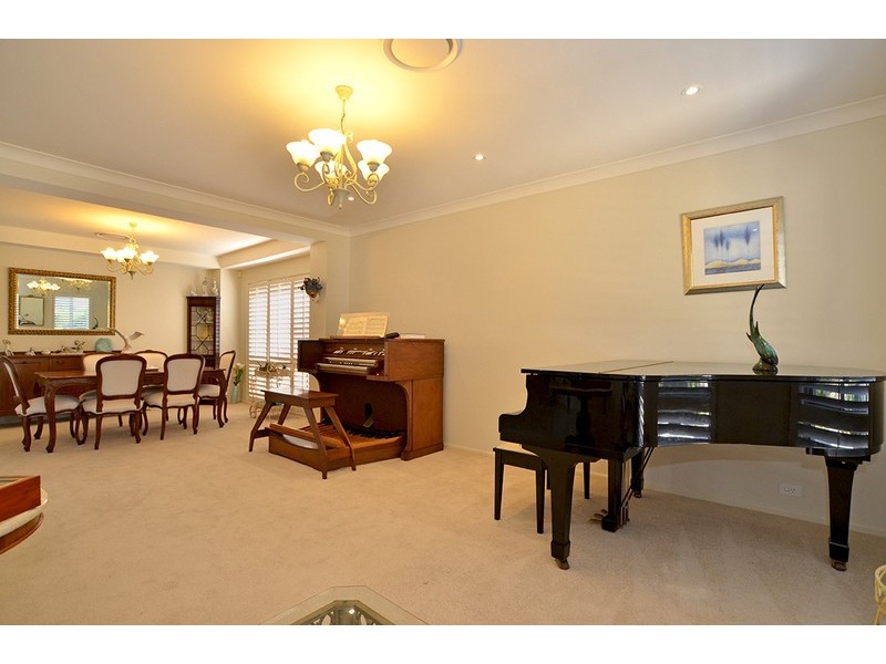 16 Helmsman Boulevard, St Huberts Island NSW 2257