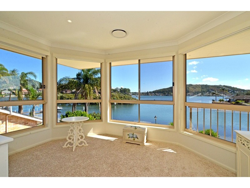 16 Helmsman Boulevard, St Huberts Island NSW 2257