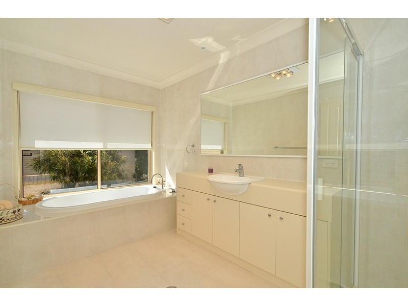 16 Helmsman Boulevard, St Huberts Island NSW 2257