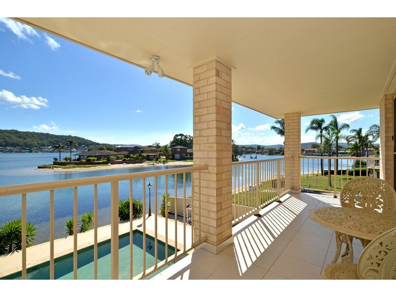 16 Helmsman Boulevard, St Huberts Island NSW 2257