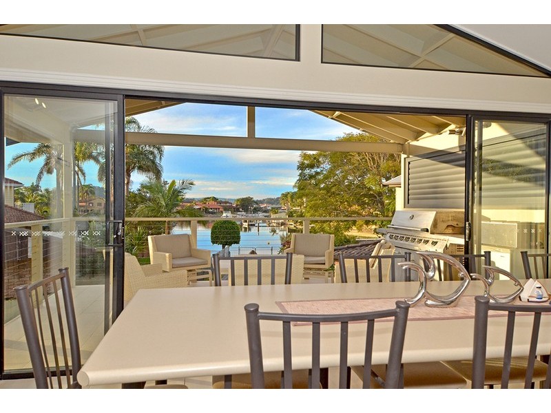 2 Barracouta Avenue, St Huberts Island NSW 2257
