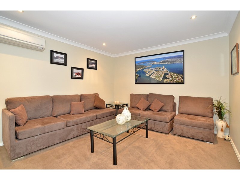 2 Barracouta Avenue, St Huberts Island NSW 2257