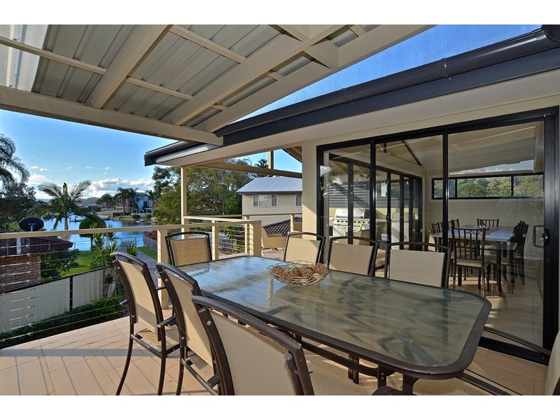 2 Barracouta Avenue, St Huberts Island NSW 2257