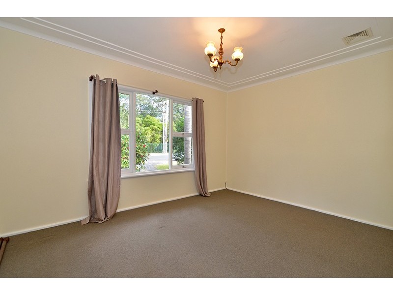 12 Balaclava Avenue, Woy Woy NSW 2256