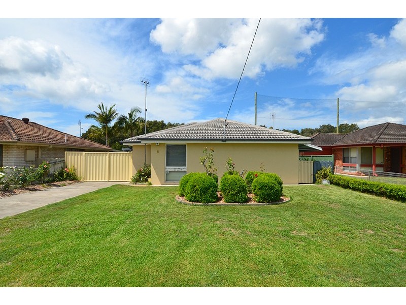 8 Everglades Crescent, Woy Woy NSW 2256