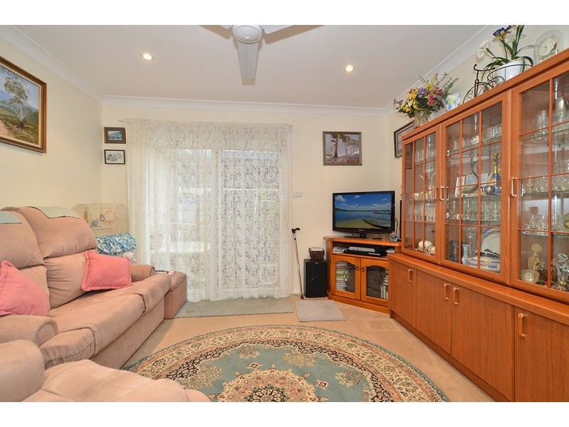 8 Everglades Crescent, Woy Woy NSW 2256