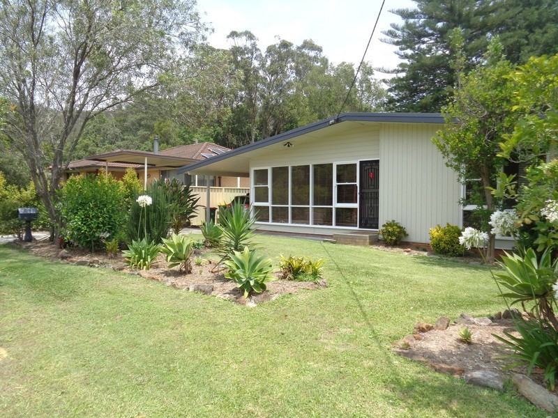 29 Golden Avenue, Point Clare NSW 2250