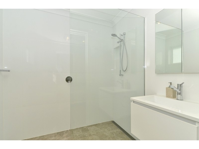 16 Lakewood Avenue, Green Point NSW 2251