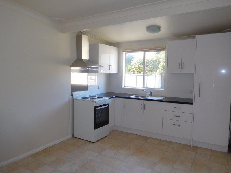 4 Picnic Parade, Ettalong Beach NSW 2257