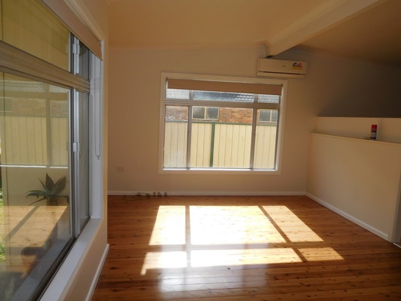 4 Picnic Parade, Ettalong Beach NSW 2257