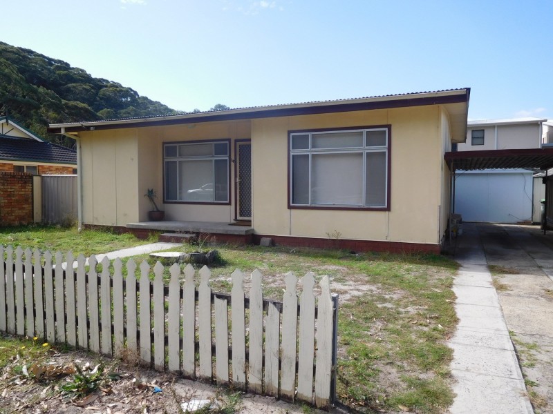4 Picnic Parade, Ettalong Beach NSW 2257