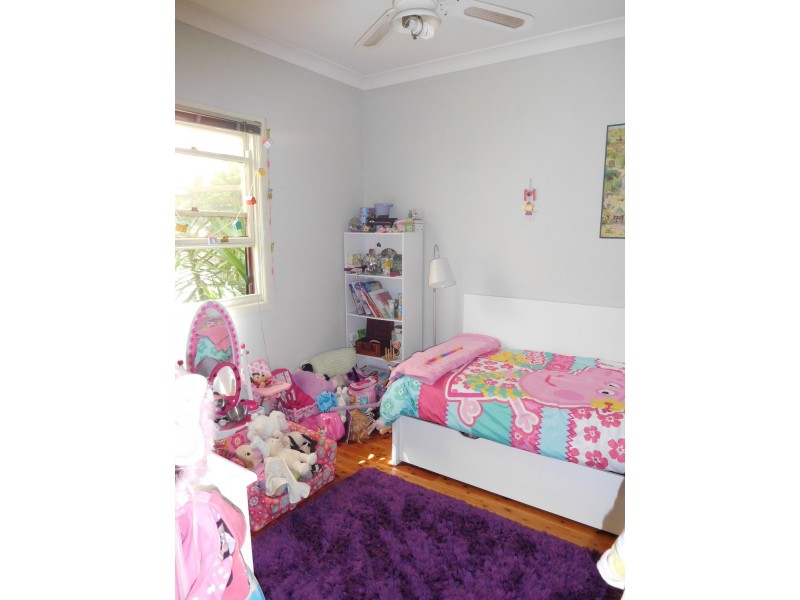 8 Bourke Road, Ettalong Beach NSW 2257