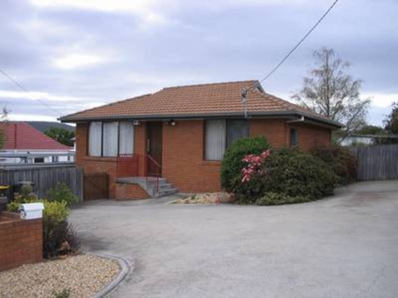 1/1a Graham Place, Derwent Park TAS 7009