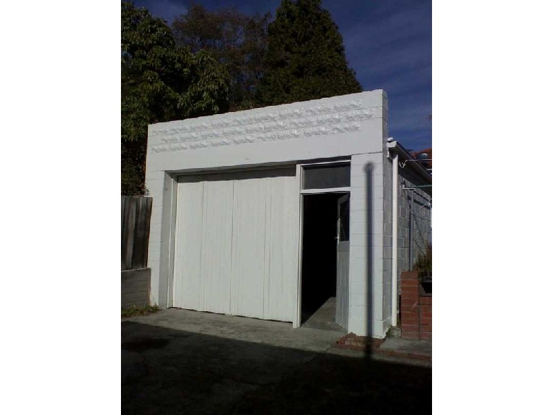 142 Augusta Road, Lenah Valley TAS 7008