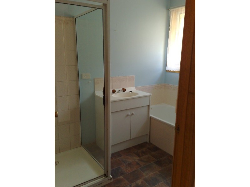 3/3 Rina Court, Glenorchy TAS 7010