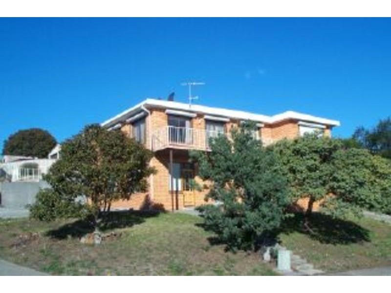 2/111 Lennox Avenue, Lutana TAS 7009