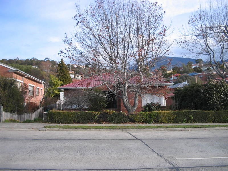 142 Augusta Road, Lenah Valley TAS 7008