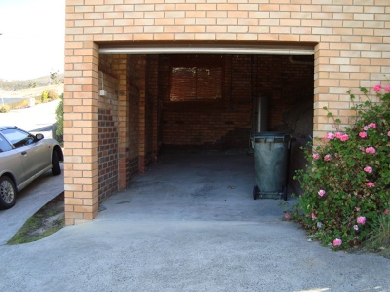 1/8 Donald Court, Glenorchy TAS 7010