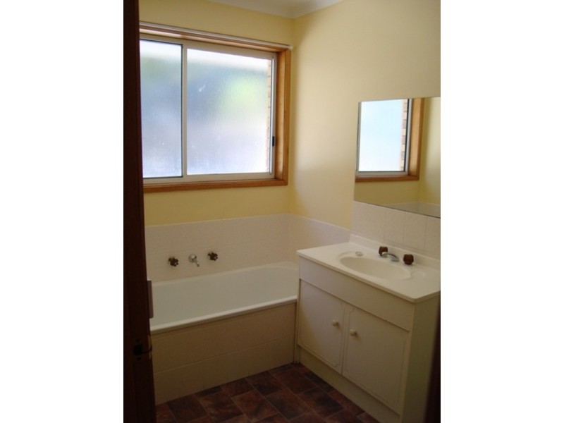 4/3 Rina Court, Glenorchy TAS 7010