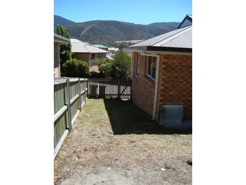 4/3 Rina Court, Glenorchy TAS 7010