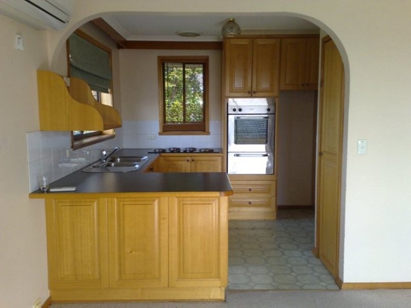 2/26 Walgett Place, Glenorchy VIC 3385