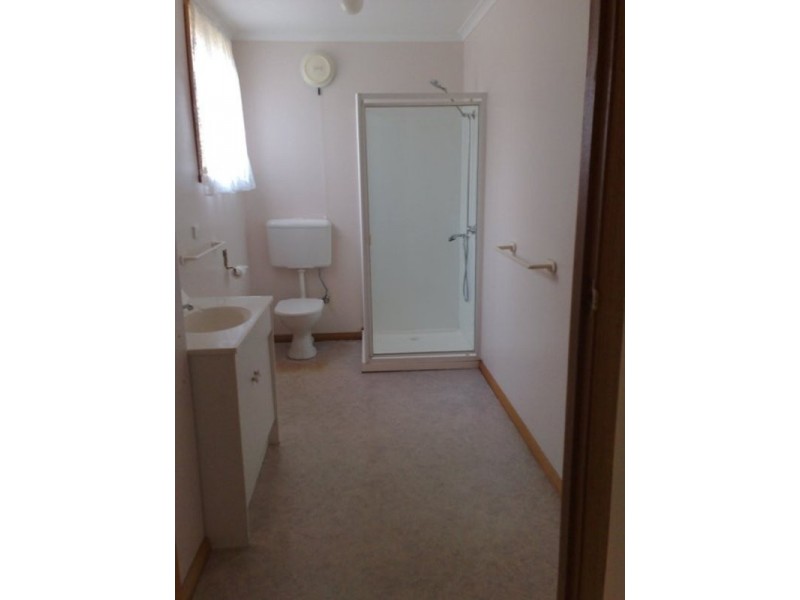 2/26 Walgett Place, Glenorchy VIC 3385