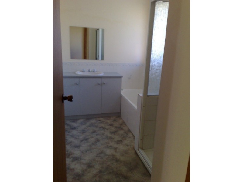 1/1a Graham Place, Derwent Park TAS 7009