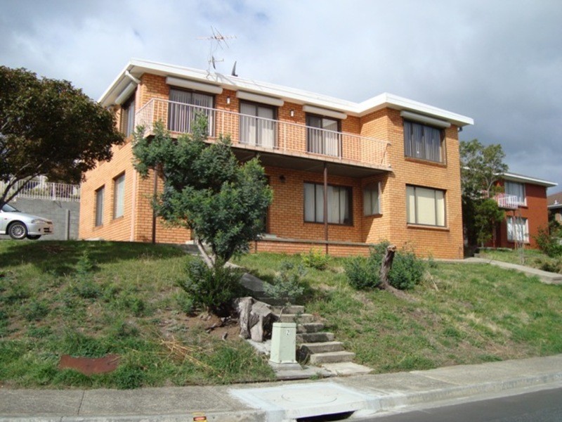 2/111 Lennox Avenue, Lutana TAS 7009