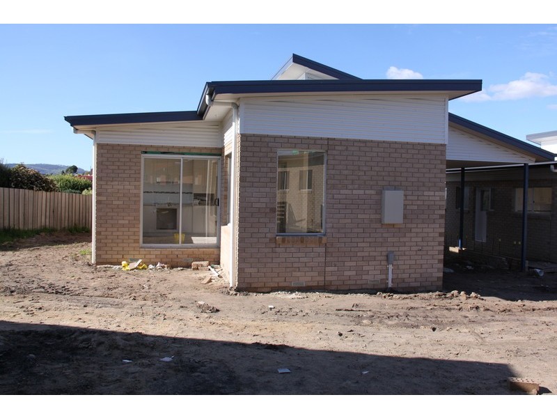 Unit 2/17 Lucas Place, Brighton TAS 7030