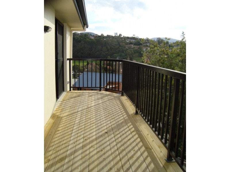 2/15 Shirley Boulevard, Lenah Valley TAS 7008