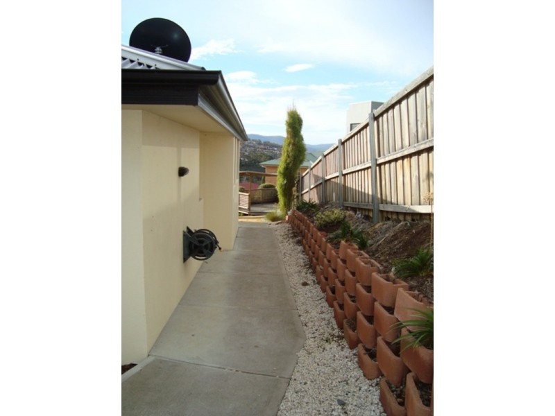 2/15 Shirley Boulevard, Lenah Valley TAS 7008